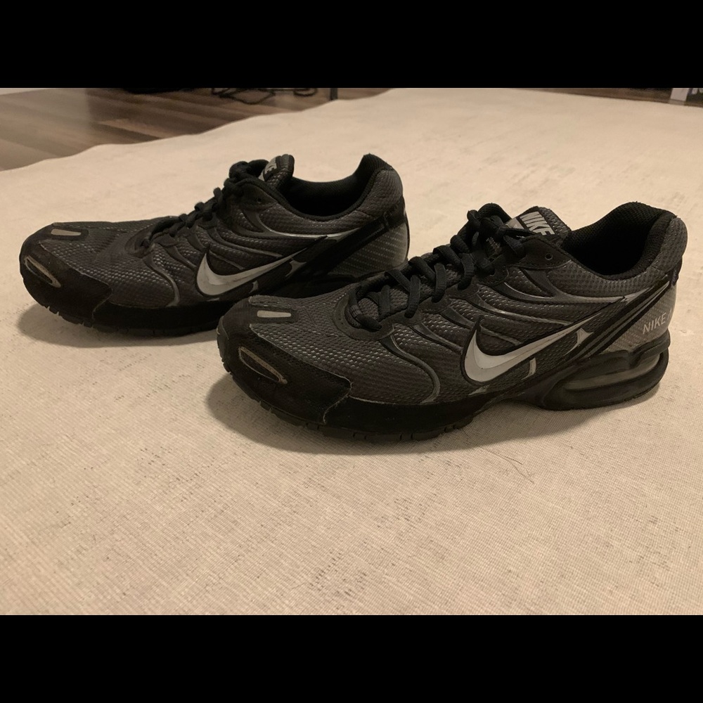 10.5 Nike Max Air Running / Athletic Shoes